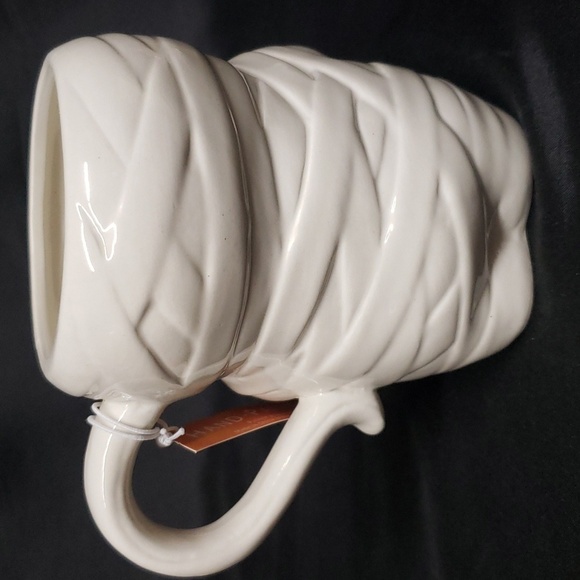 Mummy with Pumpkin Ceramic Mug, NWT - Picture 3 of 6